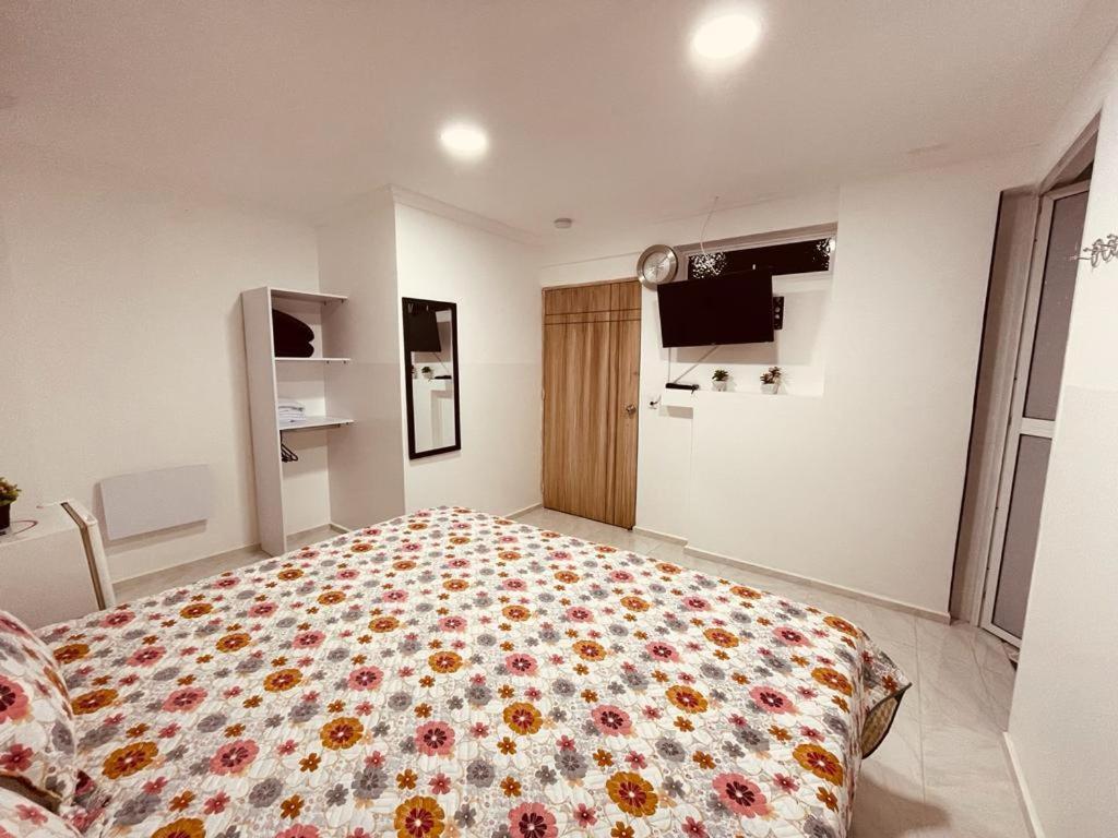 מדיין Hotel Eterna Primavera מראה חיצוני תמונה